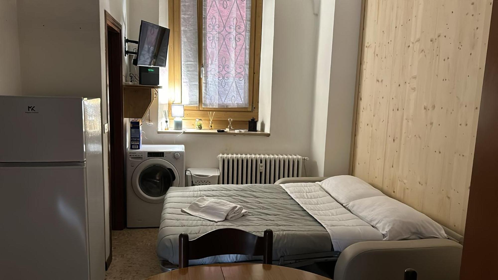 Flat In City Centre Tirano - 10 Minutes From Train Station Exterior foto